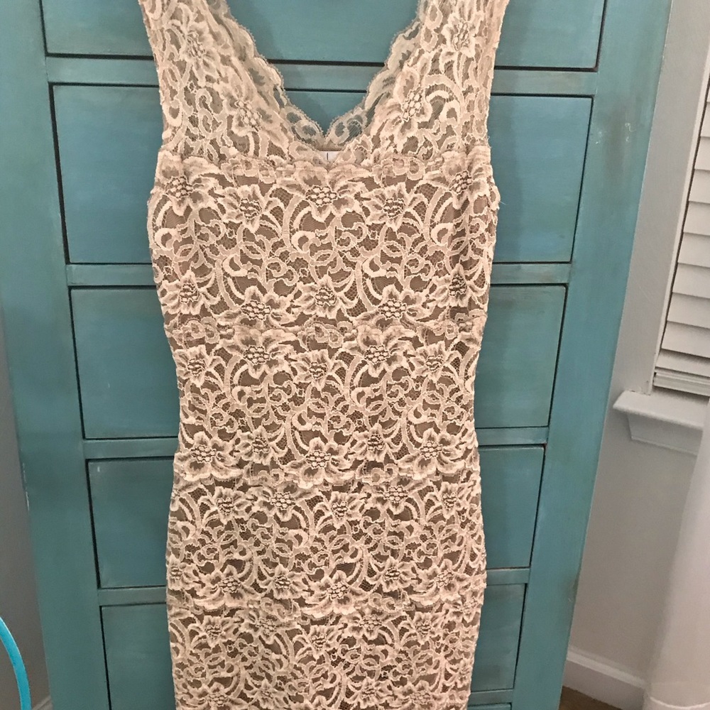 Dress - Picture 7 of 7